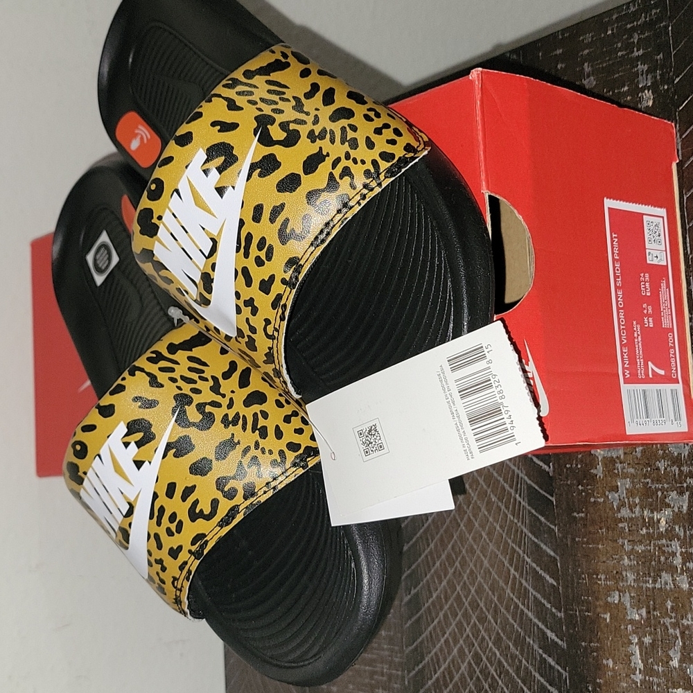 Nike slides women